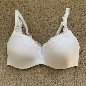NOT Le Mystere white bra. Size 34C